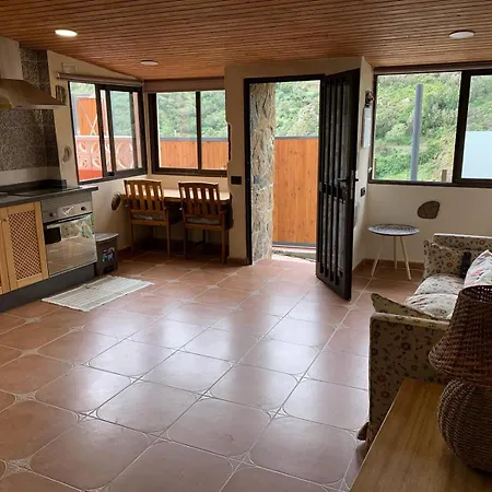 Pambnb - Nature Retreat With Mountain Views & Fiber Santa Cruz de Tenerife